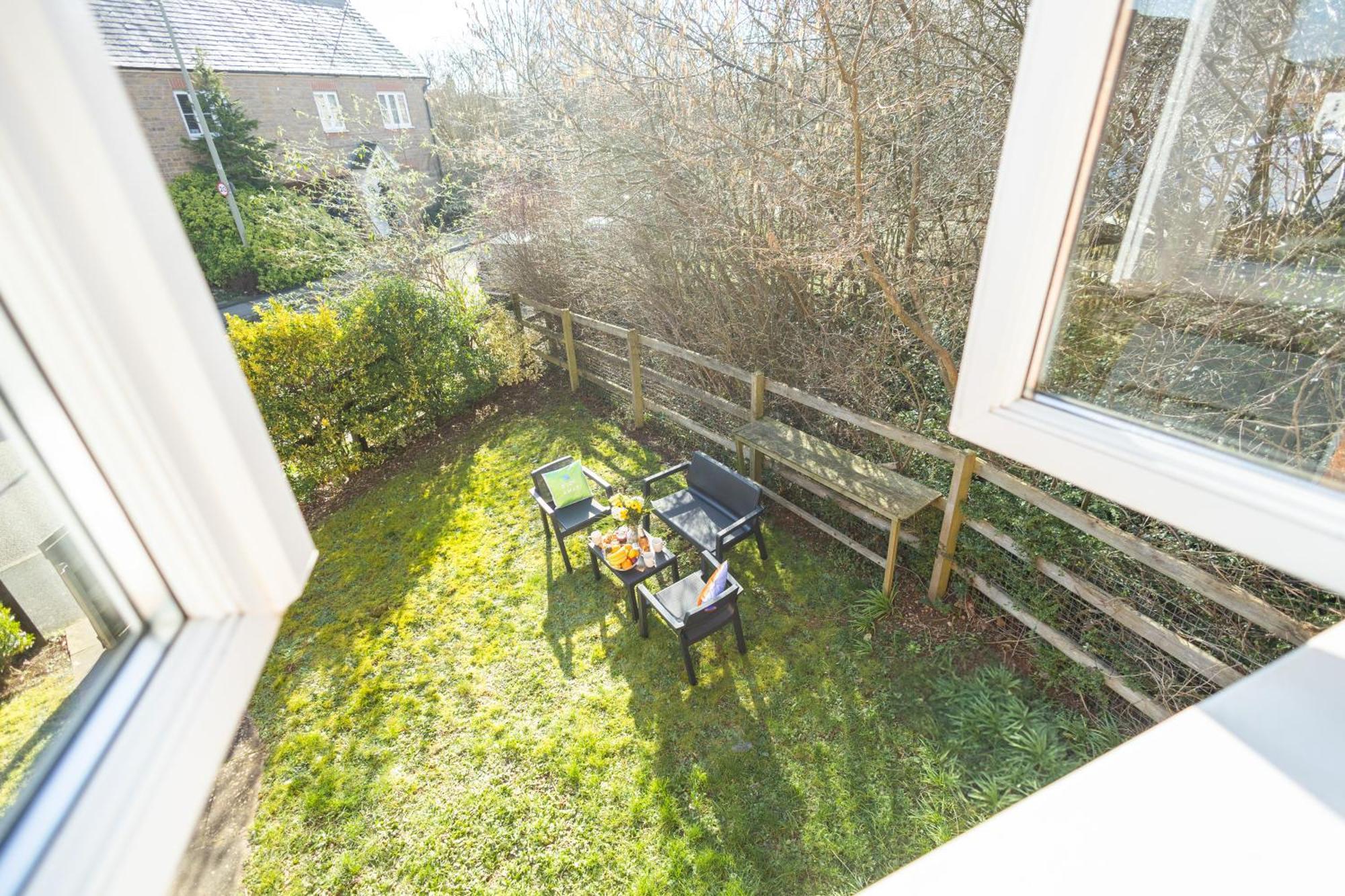Garden House Near Shops In Quiet Location Βίλα Μπάνμπουρι Εξωτερικό φωτογραφία